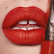 Charlotte Tilbury – Airbrush Flawless Lip Blur (Liquid Lipstick) – Farbe: Flame Blur