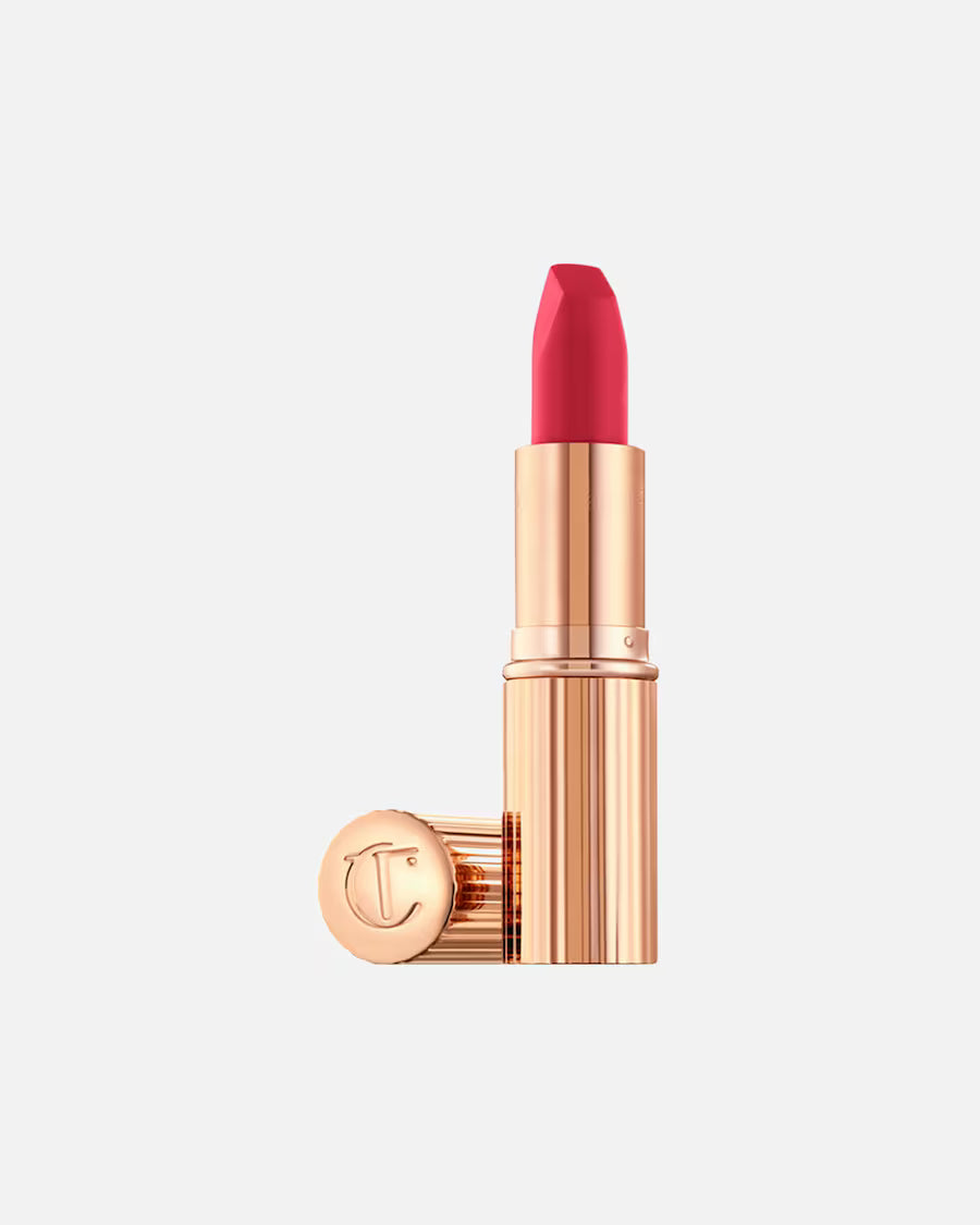 Charlotte Tilbury – Matte Revolution Lippenstift (3,5 g) – Farbe: Lost Cherry