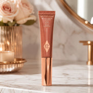 Charlotte Tilbury – Glowgasm Beauty Light Wand (Pinkgasm) – Der virale Flüssig-Blush für strahlende Haut