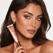 Charlotte Tilbury – Glowgasm Beauty Light Wand (Pinkgasm) – Der virale Flüssig-Blush für strahlende Haut