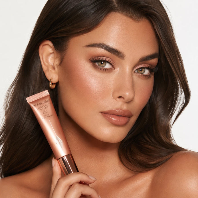 Charlotte Tilbury – Glowgasm Beauty Light Wand (Pinkgasm) – Der virale Flüssig-Blush für strahlende Haut